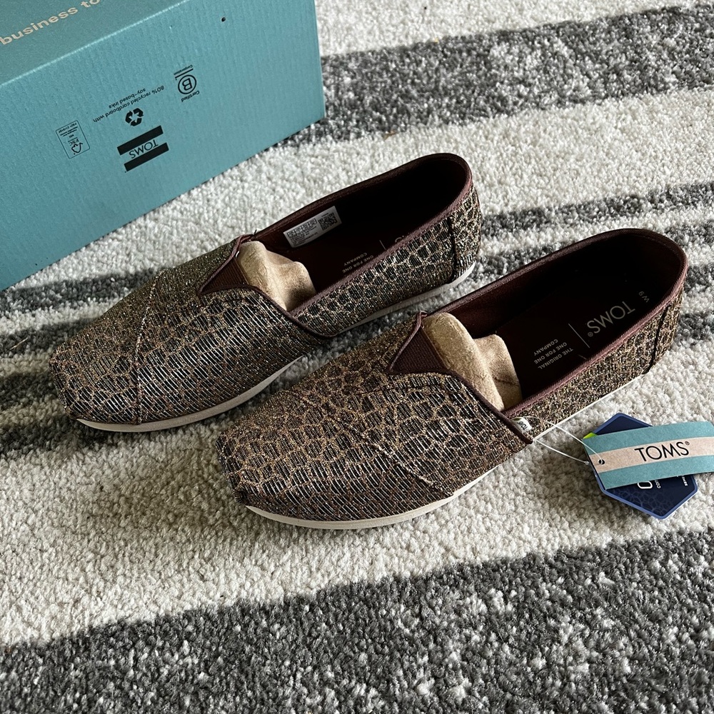 Tom’s Alpargata Bronze Animal Printed Glitter. Size Women’s 9. Never worn.